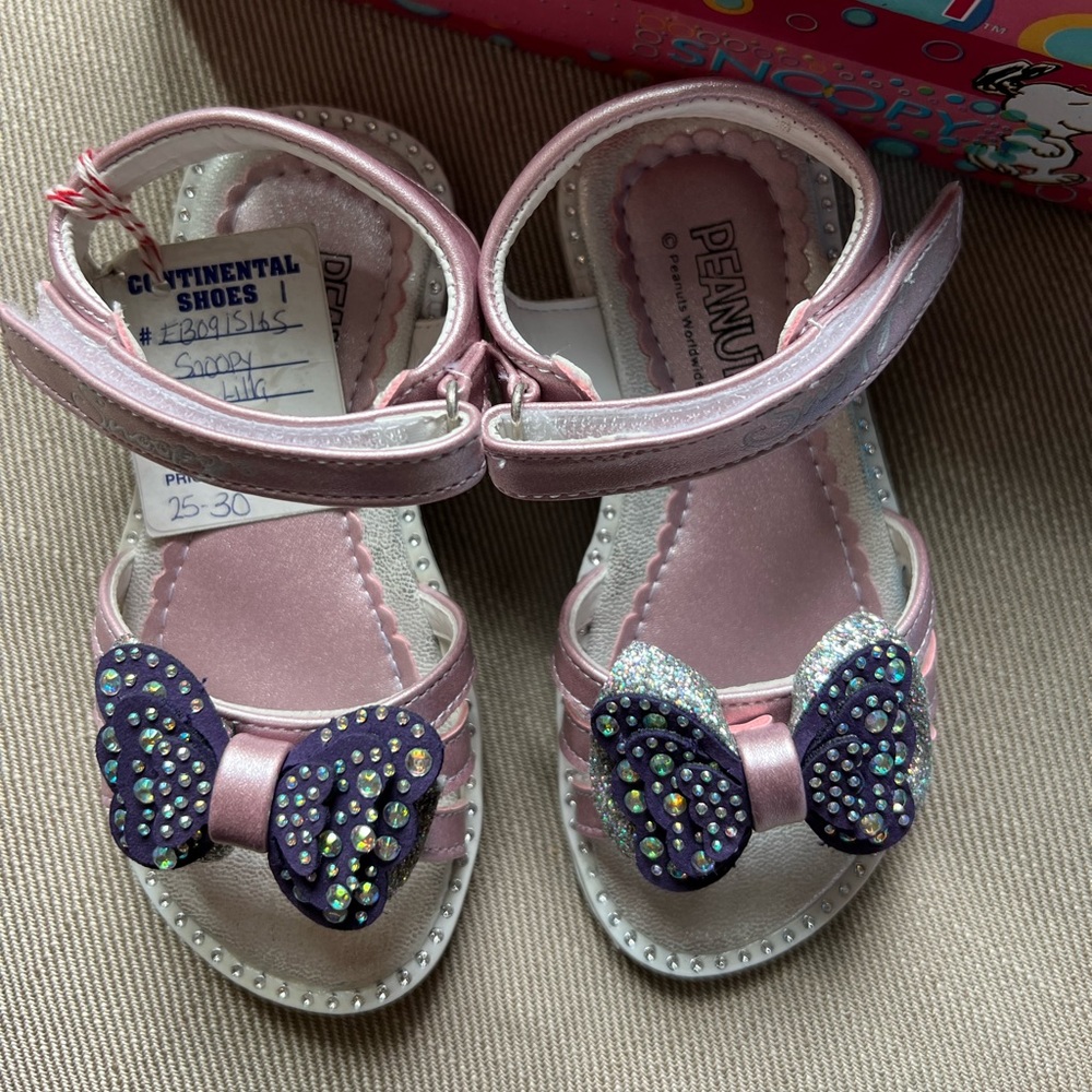 Peanut brand pink toddler sandals with sweet purple bow EU size 25
